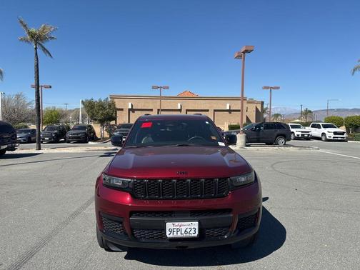 2023 Jeep Grand Cherokee L Laredo
