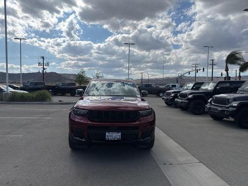 2023 Jeep Grand Cherokee L Laredo