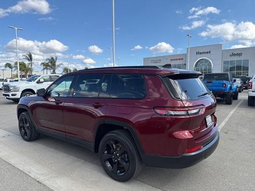 2023 Jeep Grand Cherokee L Laredo