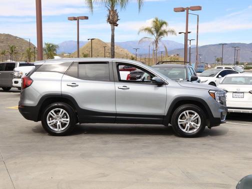 Sterling 2024 GMC Terrain SLE