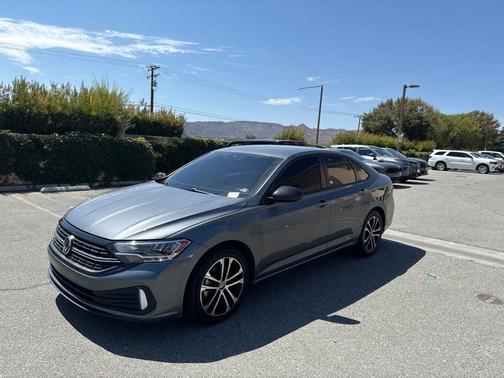 Platinum Gray Metallic 2023 Volkswagen Jetta 1.5T Sport