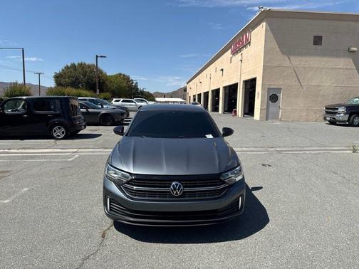 Platinum Gray Metallic 2023 Volkswagen Jetta 1.5T Sport