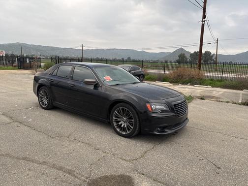 2014 Chrysler 300C John Varvatos Luxury
