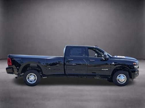 Diamond Black 2026 RAM 3500 Big Horn