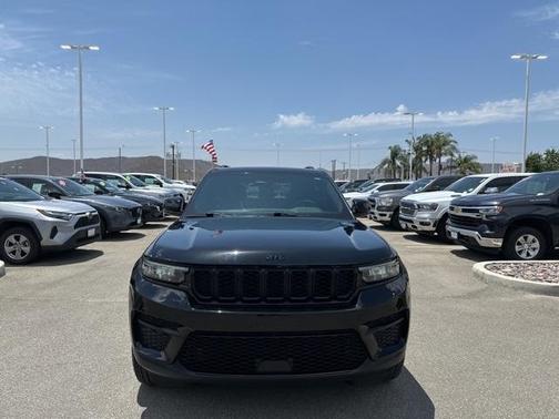 2024 Jeep Grand Cherokee Laredo