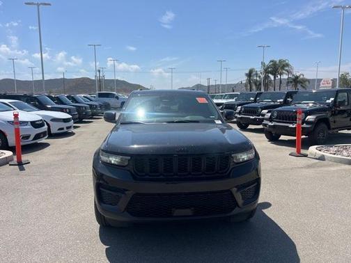 2024 Jeep Grand Cherokee Laredo