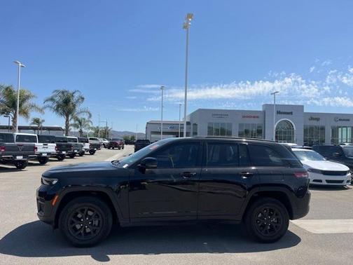2024 Jeep Grand Cherokee Laredo