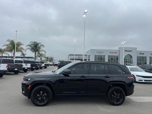 2024 Jeep Grand Cherokee Laredo