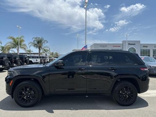 2024 Jeep Grand Cherokee Laredo