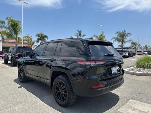 2024 Jeep Grand Cherokee Laredo