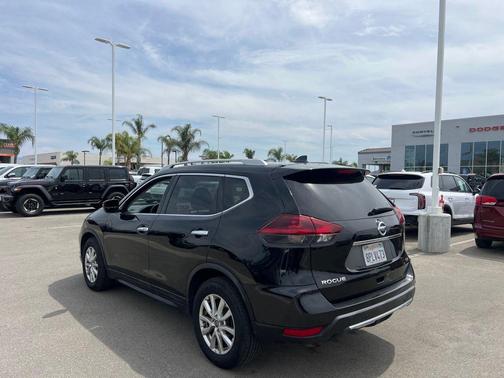 Magnetic Black Pearl 2020 Nissan Rogue SV