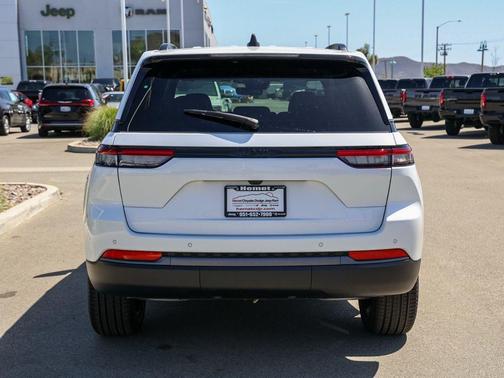 Bright White Clearcoat 2026 Jeep Grand Cherokee Limited