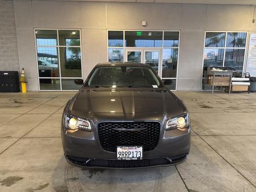 2023 Chrysler 300 Touring