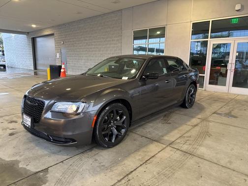 2023 Chrysler 300 Touring