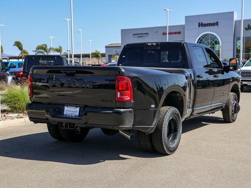 Diamond Black 2026 RAM 3500 Laramie