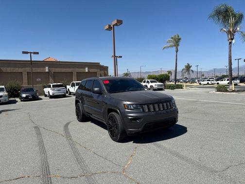 Granite Crystal Clearcoat Metallic 2020 Jeep Grand Cherokee Altitude
