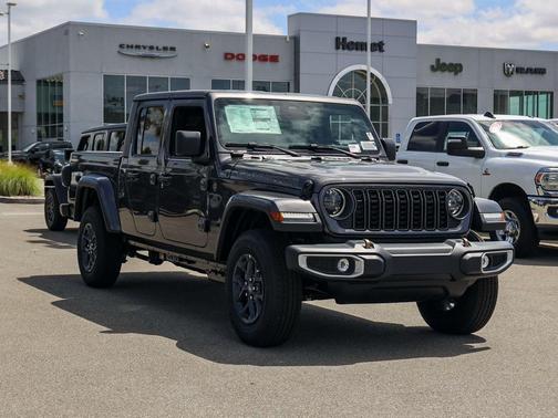Granite Crystal Clearcoat Metallic 2026 Jeep Gladiator 85th Anniversary Edition