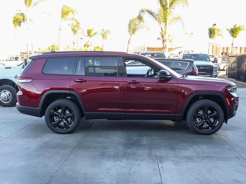 2025 Jeep Grand Cherokee L Laredo