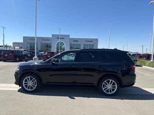 DB Black Crystal Clearcoat 2025 Dodge Durango GT