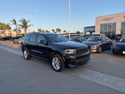 DB Black Crystal Clearcoat 2025 Dodge Durango GT