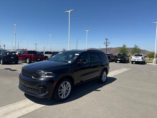 DB Black Crystal Clearcoat 2025 Dodge Durango GT