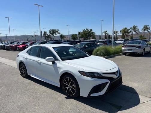 2023 Toyota Camry SE