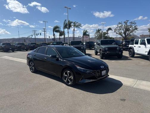 Phantom Black 2022 Hyundai ELANTRA Limited