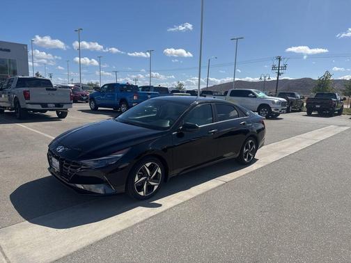 Phantom Black 2022 Hyundai ELANTRA Limited