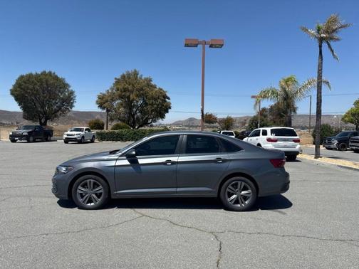 Platinum Gray Metallic 2024 Volkswagen Jetta 1.5T SE