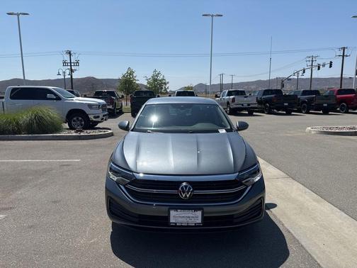 Platinum Gray Metallic 2024 Volkswagen Jetta 1.5T SE