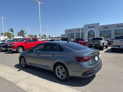 Platinum Gray Metallic 2024 Volkswagen Jetta 1.5T SE