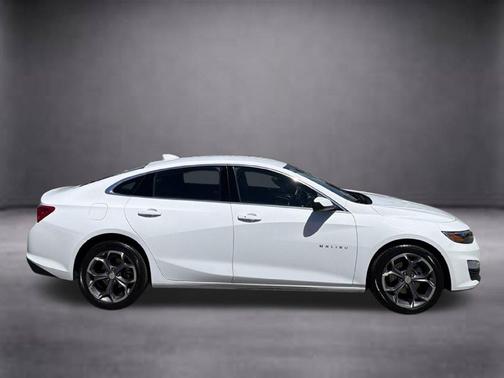 Summit White 2024 Chevrolet Malibu LT