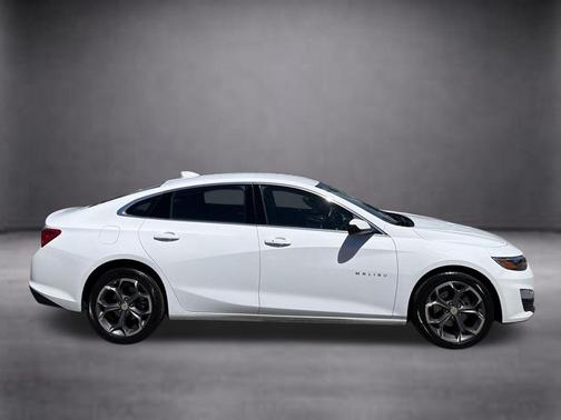 Summit White 2024 Chevrolet Malibu LT