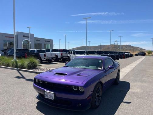 Plum Crazy Pearlcoat 2023 Dodge Challenger R/T Scat Pack