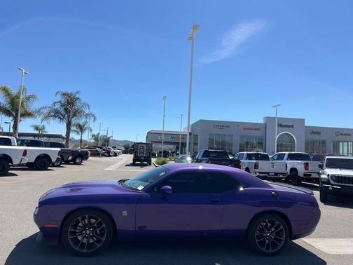 Plum Crazy Pearlcoat 2023 Dodge Challenger R/T Scat Pack