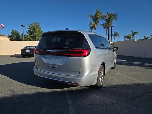 2024 Chrysler Pacifica Limited