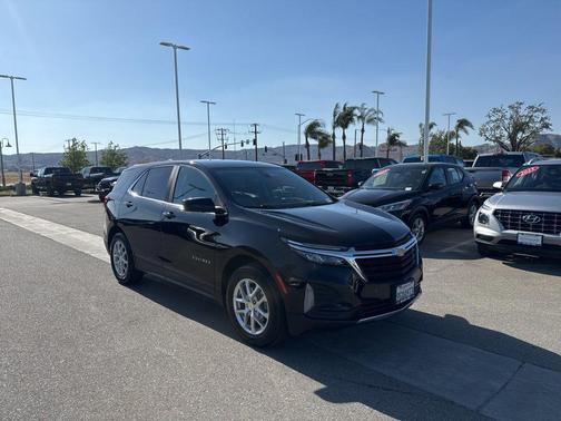 Mosaic Black Metallic 2023 Chevrolet Equinox 2LT