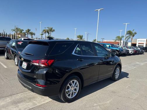 Mosaic Black Metallic 2023 Chevrolet Equinox 2LT
