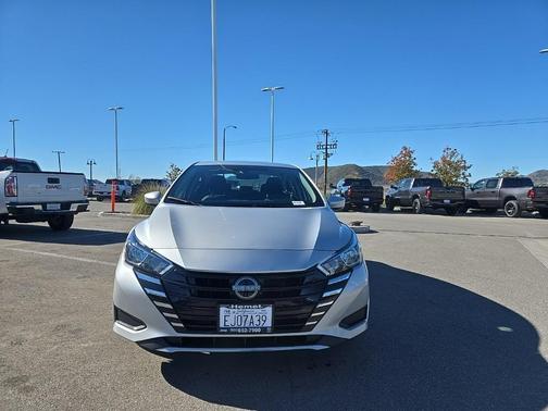 2023 Nissan Versa 1.6 SV