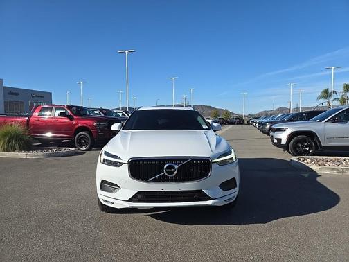 2021 Volvo XC60 T5 Momentum