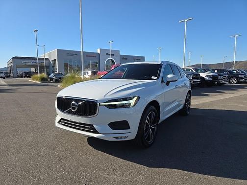 2021 Volvo XC60 T5 Momentum
