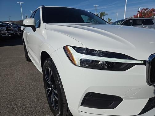 2021 Volvo XC60 T5 Momentum