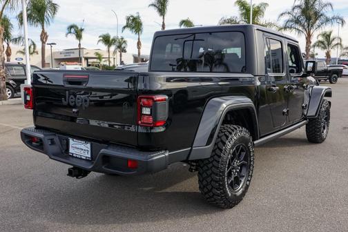2025 Jeep Gladiator Sport