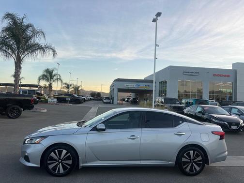 2022 Nissan Altima 2.5 SV