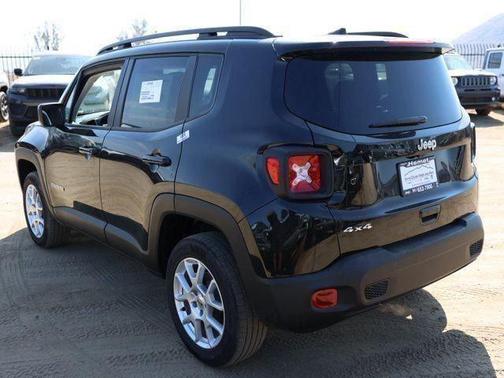 Black Clearcoat 2023 Jeep Renegade Latitude
