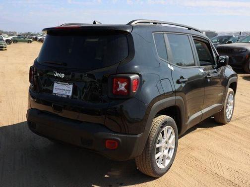 Black Clearcoat 2023 Jeep Renegade Latitude