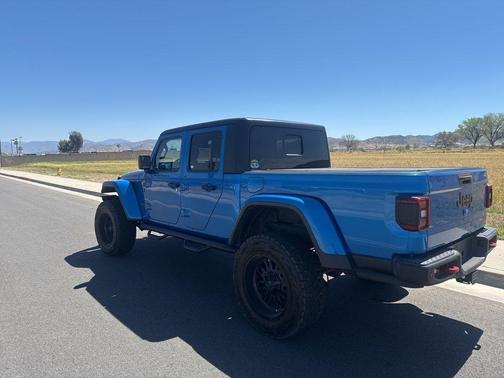 Hydro Blue Pearlcoat 2020 Jeep Gladiator Rubicon