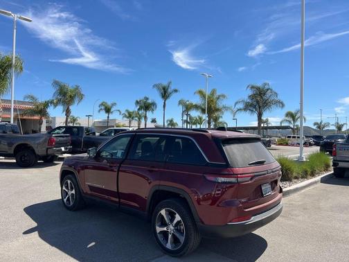 2023 Jeep Grand Cherokee 4xe Base