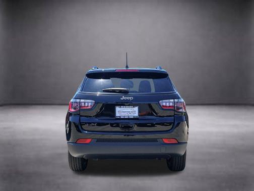 Diamond Black 2026 Jeep Compass Latitude