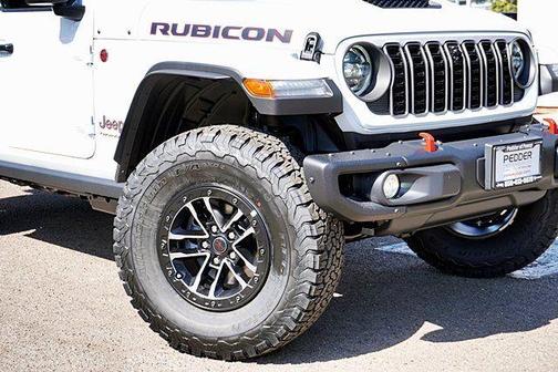 Bright White Clearcoat 2026 Jeep Wrangler Rubicon